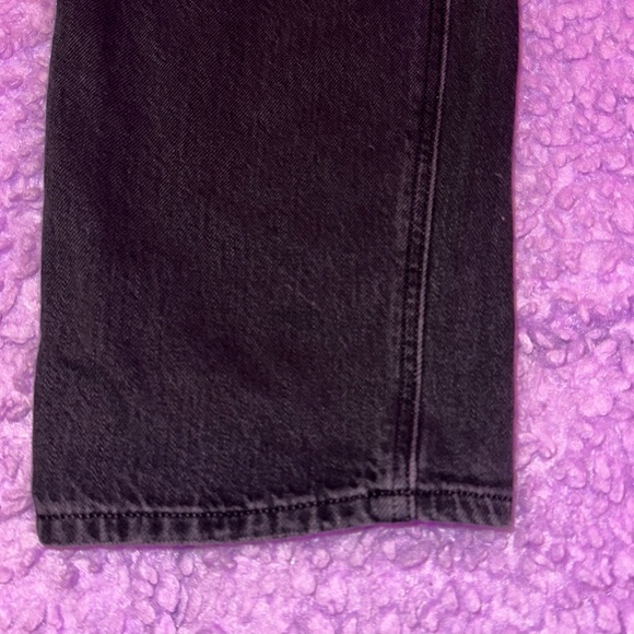 American Eagle Strigid High-Waisted Mom Jean 8 Short - Picture 6 of 9